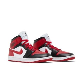 Nike Women's 2022 Air Jordan 1 Mid 'Alternate Bred Toe'